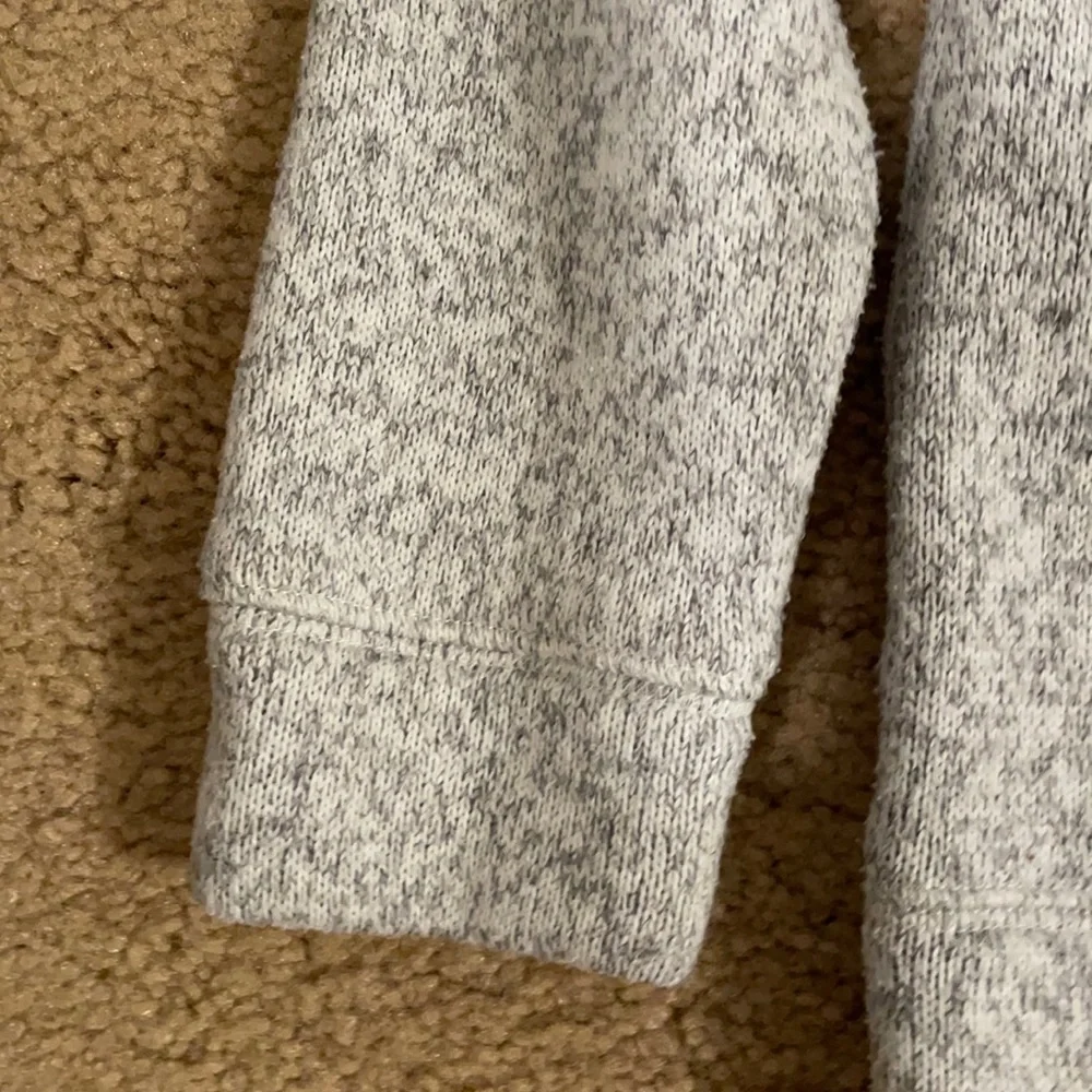 Old Navy Boys Fleece Pullover.   Size 7
